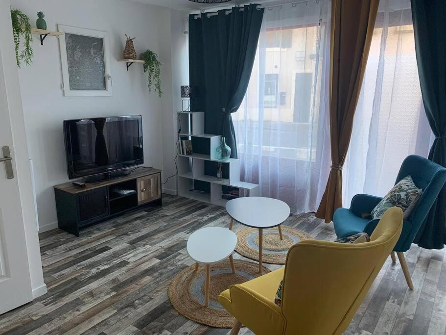 Appartement Avec Cours Gien Exteriör bild